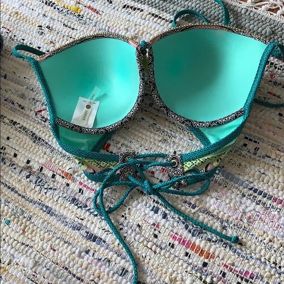 Shade & shore bikini top 34D - Picture 2 of 3